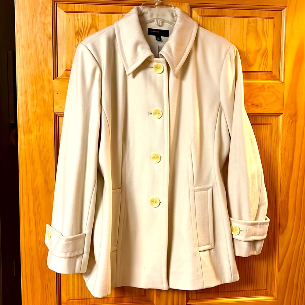 Women pea coat style. Cream XL